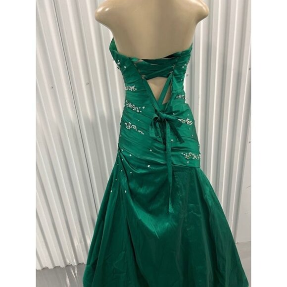 ⭐️Womens Emerald Beaded Evening Gown - Picture 3 of 9